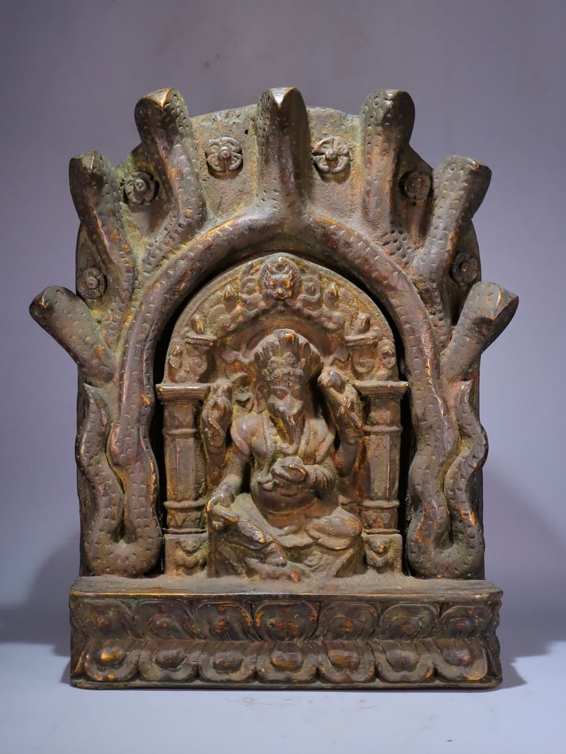 A Qing Dynasty agarwood elephant trunk Buddha shrine (1 of 10)
