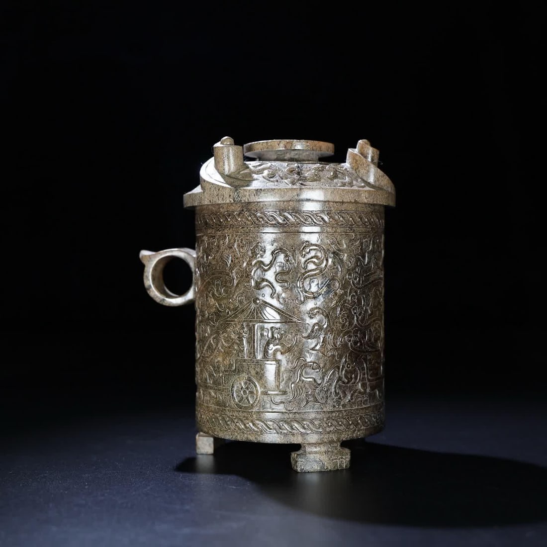 A pair of Han Dynasty jade cups: The jade cup of the Han Dynasty SIZE: 144x114x87mm W:606g (The Dimensions Of All Batches Are Manually Measured.If You Need More Detailed Information, Please Contact Our Customer Service Before Bidding