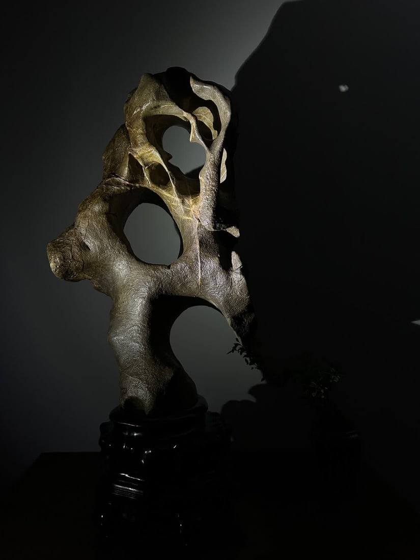 A Qing Dynasty Taihu Lake stone Ziyun study ornament: Qing Dynasty Taihu Lake Shiziyun Study Ornament SIZE: H:92cm W:48cm T:26cm (The Dimensions Of All Batches Are Manually Measured.If You Need More Detailed Information, Please Contact Our Customer