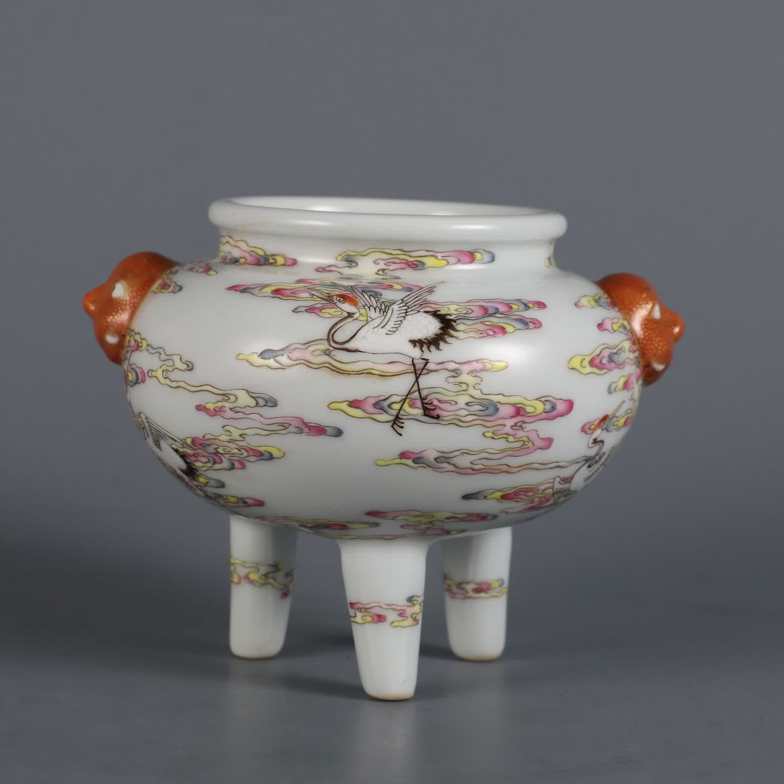 A three-legged furnace with a pastel cloud crane pattern made in the Qianlong period of the Qing: Qing Qianlong year pastel cloud crane pattern three-legged furnace SIZE: H:8.5cm MouthD?6cm (The Dimensions Of All Batches Are Manually Measured.If You Need More Detailed Information, Please