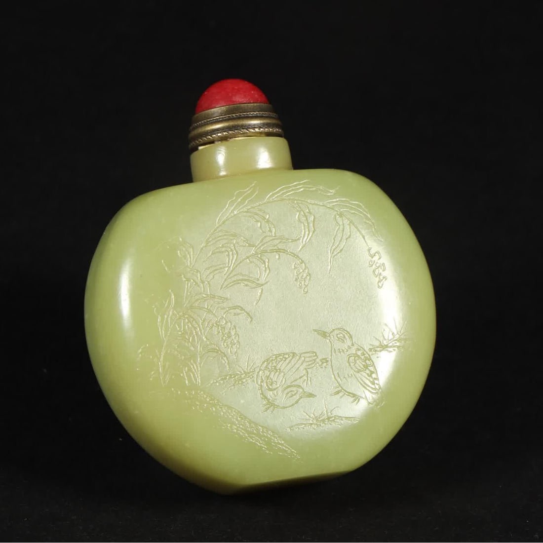 A Qing Dynasty Hetian topaz flower and bird picture engraved snuff bottle: Qing Dynasty Hetian topaz flower and bird picture engraving snuff bottle SIZE: L:5.4cm W:2.1cm H:6.3cm W:103g (The Dimensions Of All Batches Are Manually Measured.If You Need More Detailed Information