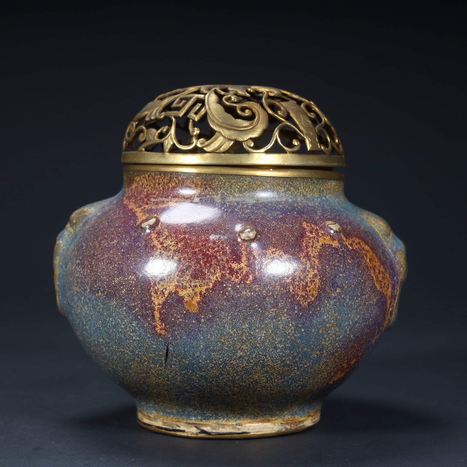 A piece of Song Dynasty Jun kiln animal ear aromatherapy (with copper gilt cover): Song Dynasty Jun kiln animal ear aromatherapy (with copper gilt cover) SIZE: SIZE: H: 11cm L: 12.5cm W: 11.5cm W: 533g (The Dimensions Of All Batches Are Manually Measured.If You Need More Detailed In