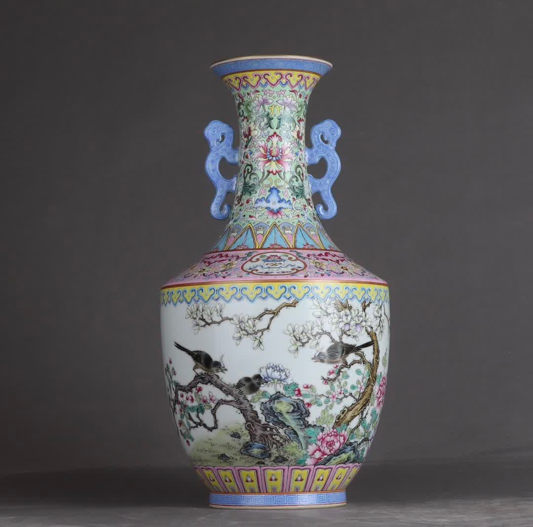 A Qing Qianlong pastel green space entwined branches and windows open window flowers and birds: Qing Qianlong pastel green space intertwined branches with windows flowers and birds poetry amphora SIZE: H: 32.2cm Belly diameter 17cm (The Dimensions Of All Batches Are Manually Measured.If You Need