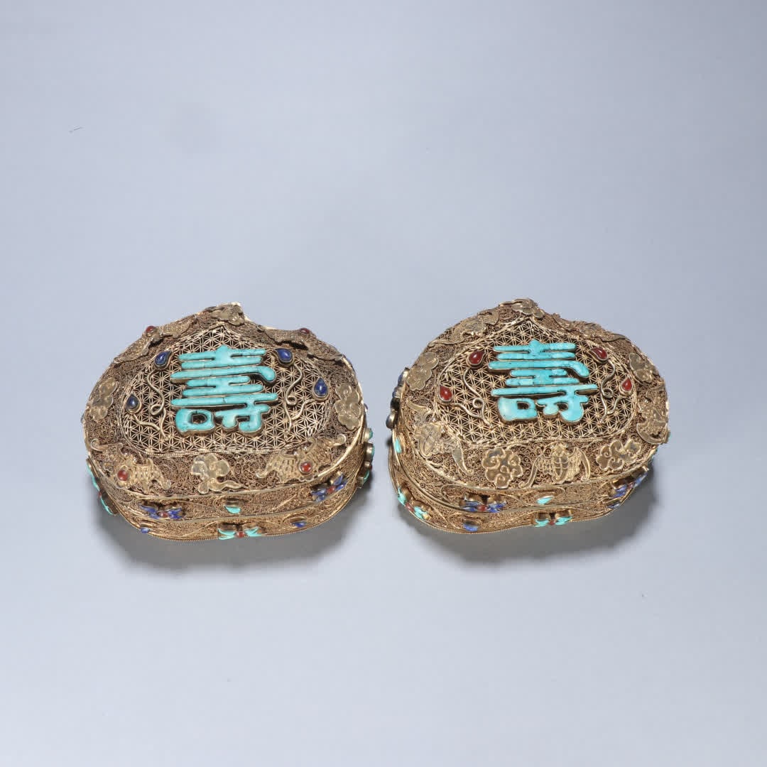 A pair of Qing Dynasty silver gilt cloisonné inlaid turquoise longevity pattern lid box (1 of 9)
