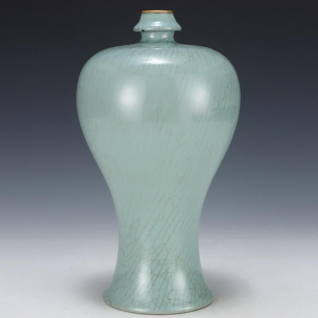 A Song Dynasty Ru kiln plum bottle (1 of 7)