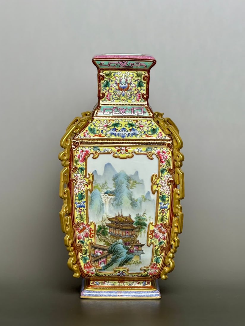 A piece of Qianlong year Huangdi Ruifu entwined lotus pattern landscape pavilion window dragon (1 of 9)