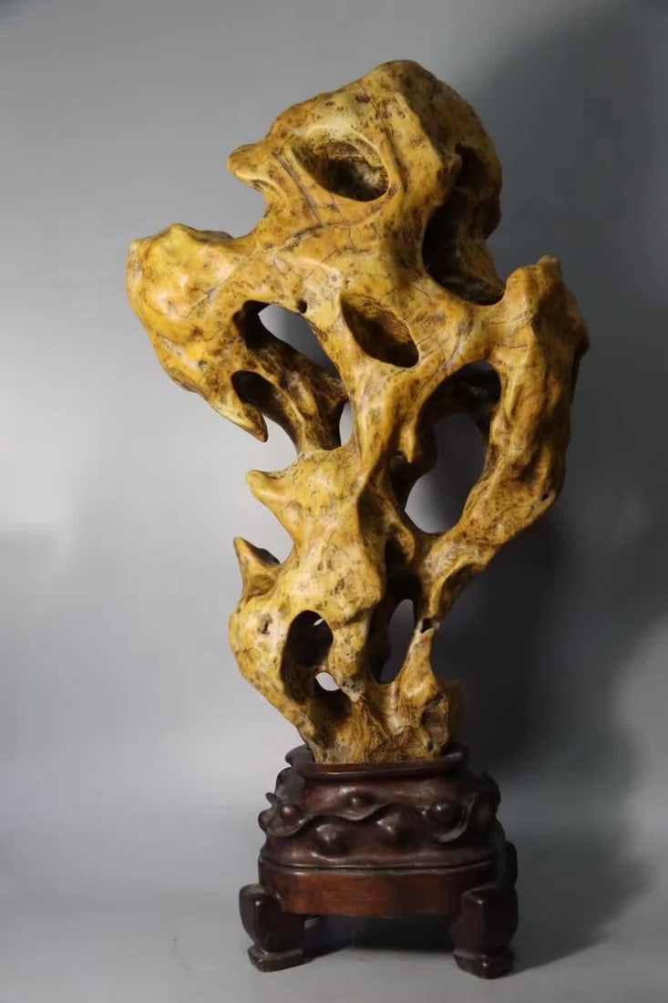 A piece of Huangtai Lake stone Wenfang Shanzi in the Qing Dynasty: The medium-sized Huangtaihu stone is brightly colored, the stone is smooth, the holes are exquisite, and the two sides are impressive SIZE: With base H: 72cm W: 39cm T: 19cm 28kg (The Dimensions Of Al