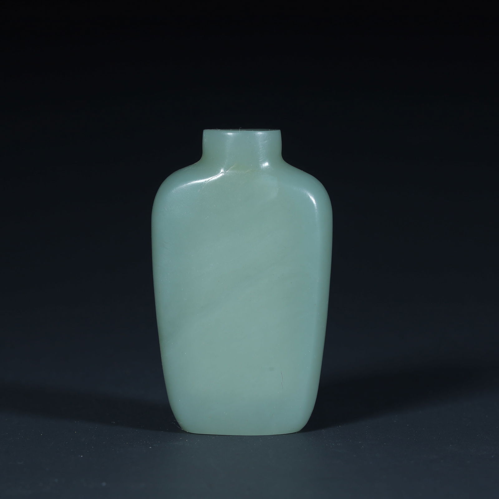 A Qing Dynasty Hetian green jade plain snuff bottle (1 of 11)