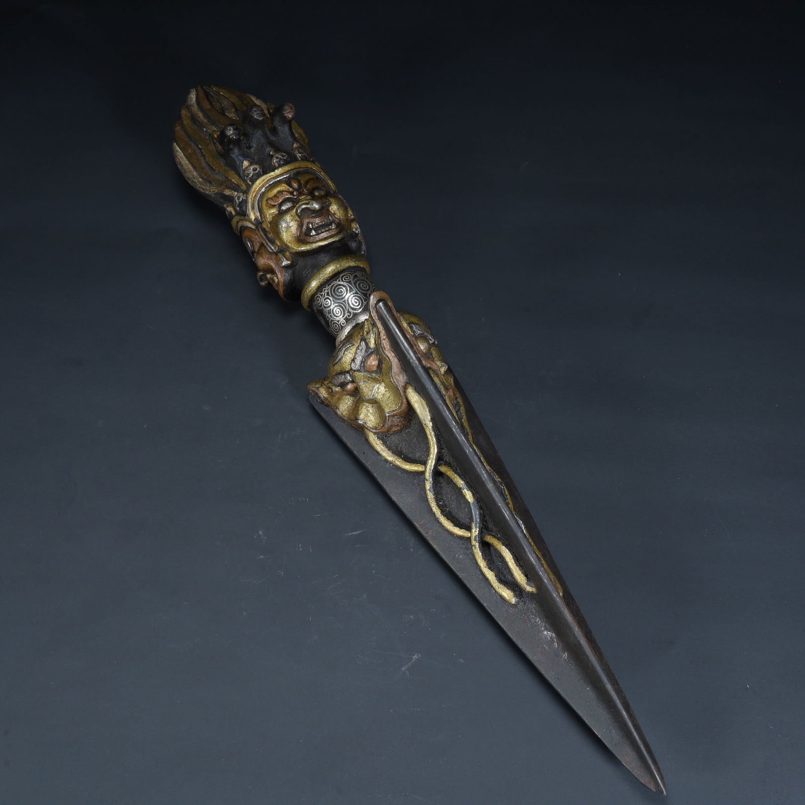 A vajra of Tibetan Buddhism in the Qing Dynasty (1 of 13)