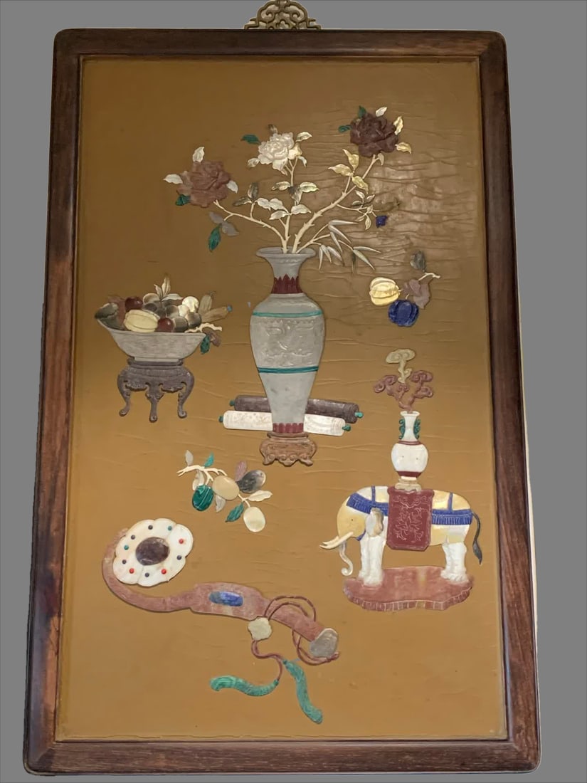A Qing Dynasty treasure embedded hanging screen (1 of 9)