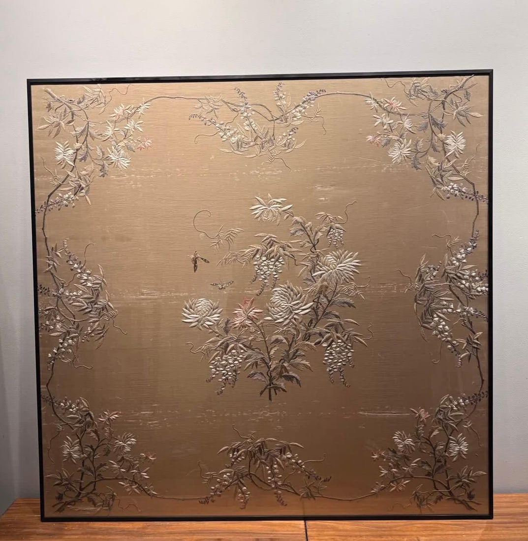 A Republic of China champagne embroidered flower (1 of 8)