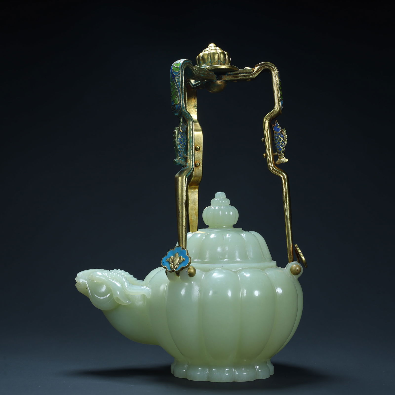 A Qing Dynasty Hetian jade melon ridge lifting pot (1 of 17)