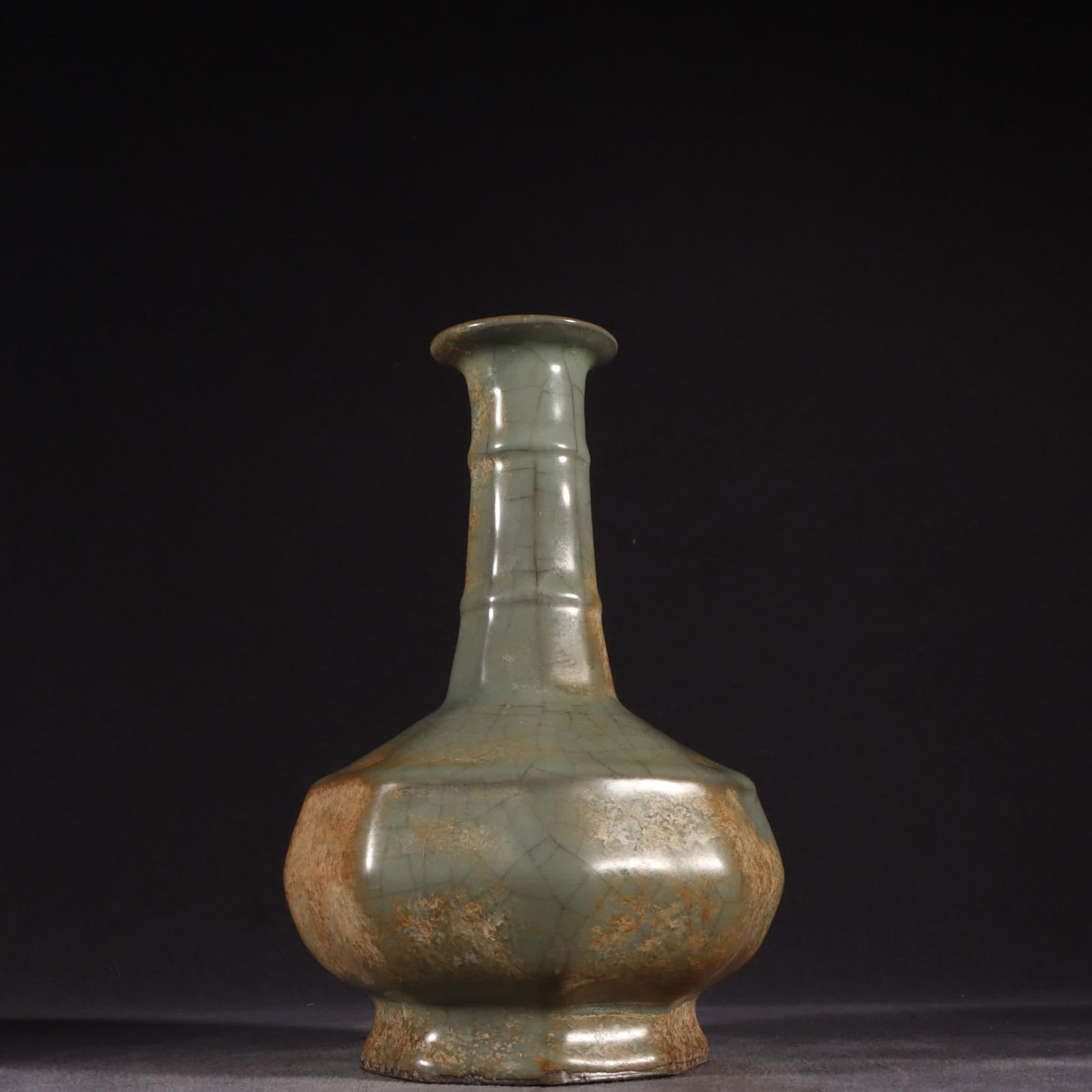 A Song Dynasty string pattern octagonal bottle (1 of 8)