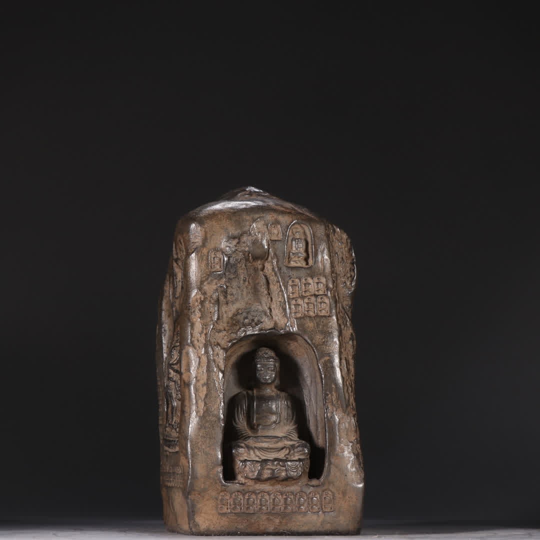 A grotto Buddha ornament (1 of 9)