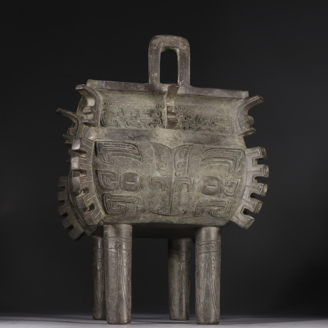 A copper gluttonous pattern square tripod - 7