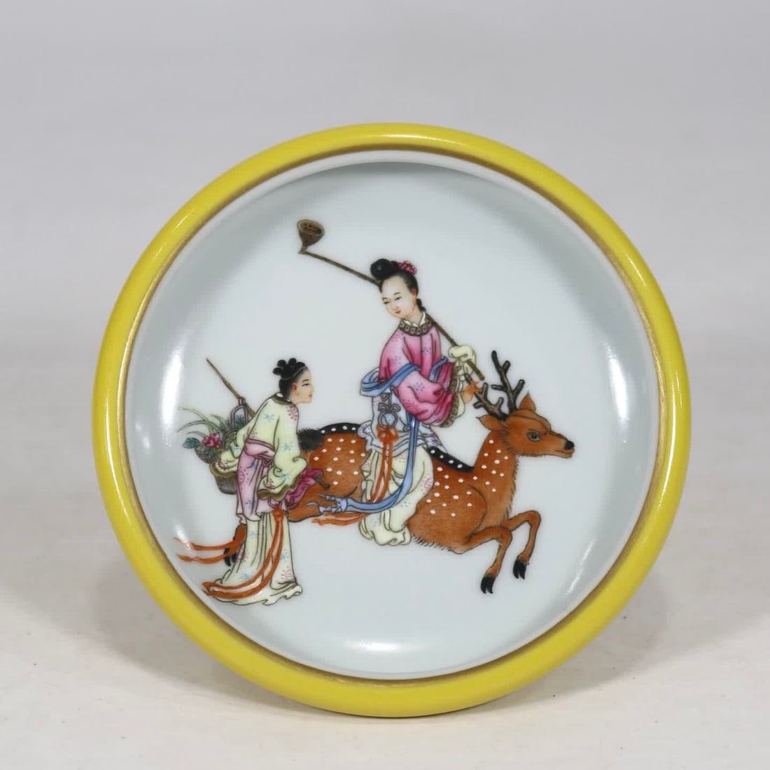 A pastel magu birthday brush wash made in the Qing Yongzheng year (1 of 6)