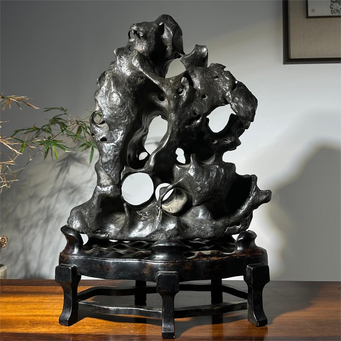 A piece of exquisite Taihu stone: Exquisite Taihu Lake stone Size:H:61cm W:44cm T:22cm (The Dimensions Of All Batches Are Manually Measured.If You Need More Detailed Information, Please Contact Our Customer Service Before Bidding.)