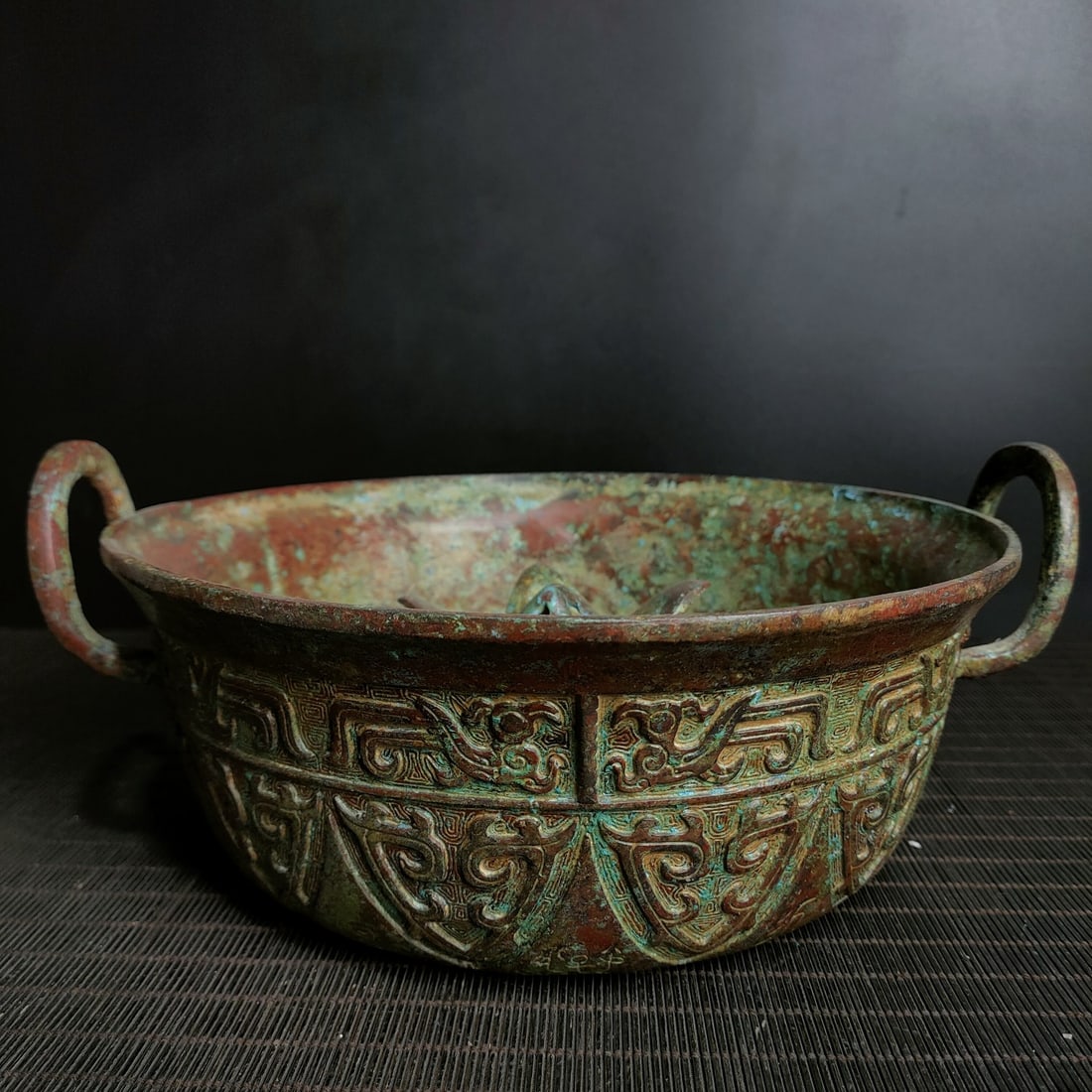 A bronze fruit plate from the Warring States period (1 of 9)