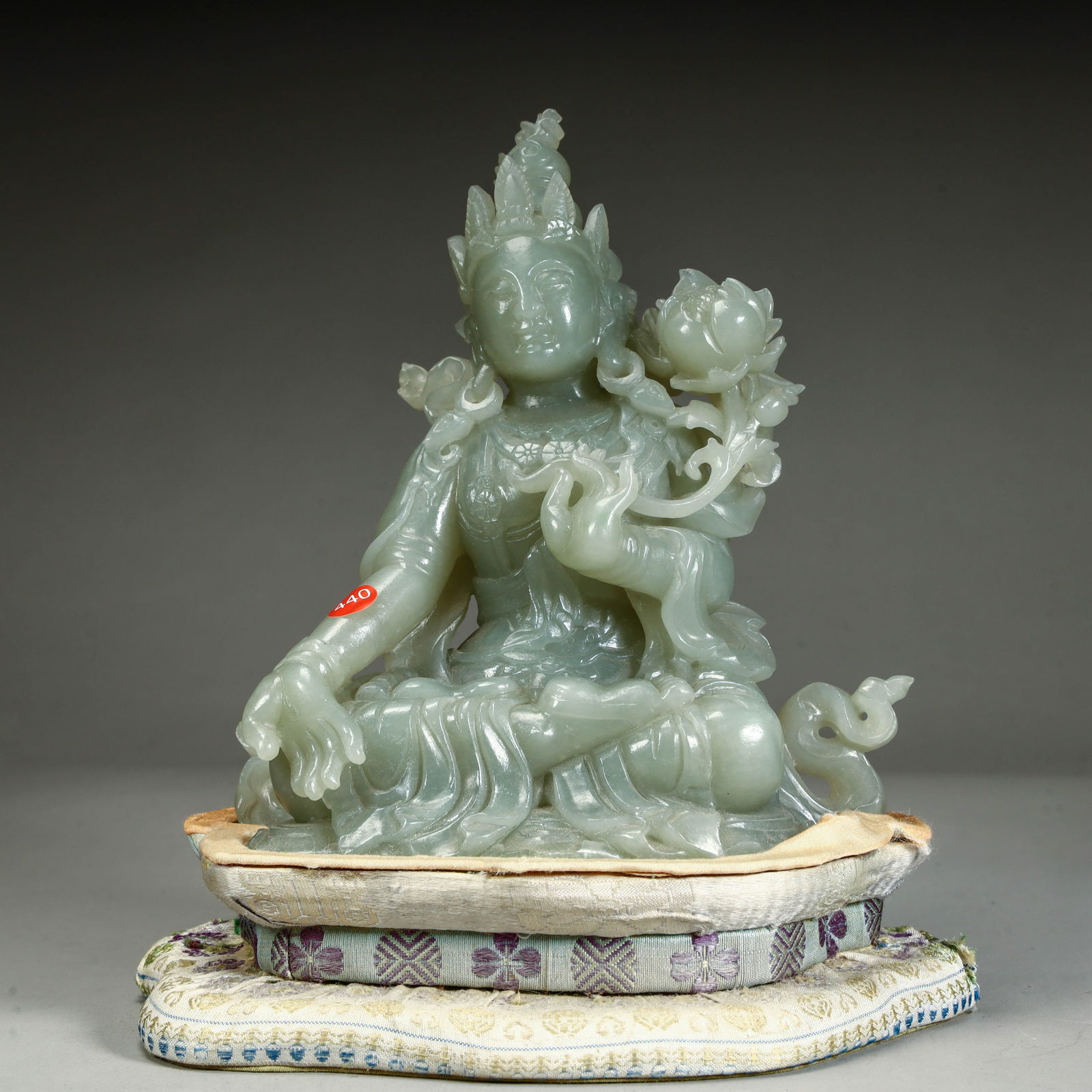 A piece of Hetian jade Guanyin from the Qing Dynasty: Hetian jade Guanyin in the Qing Dynasty SIZE: H:15cm L: 12cm W:6cm W:741g (The Dimensions Of All Batches Are Manually Measured.If You Need More Detailed Information, Please Contact Our Customer Servic