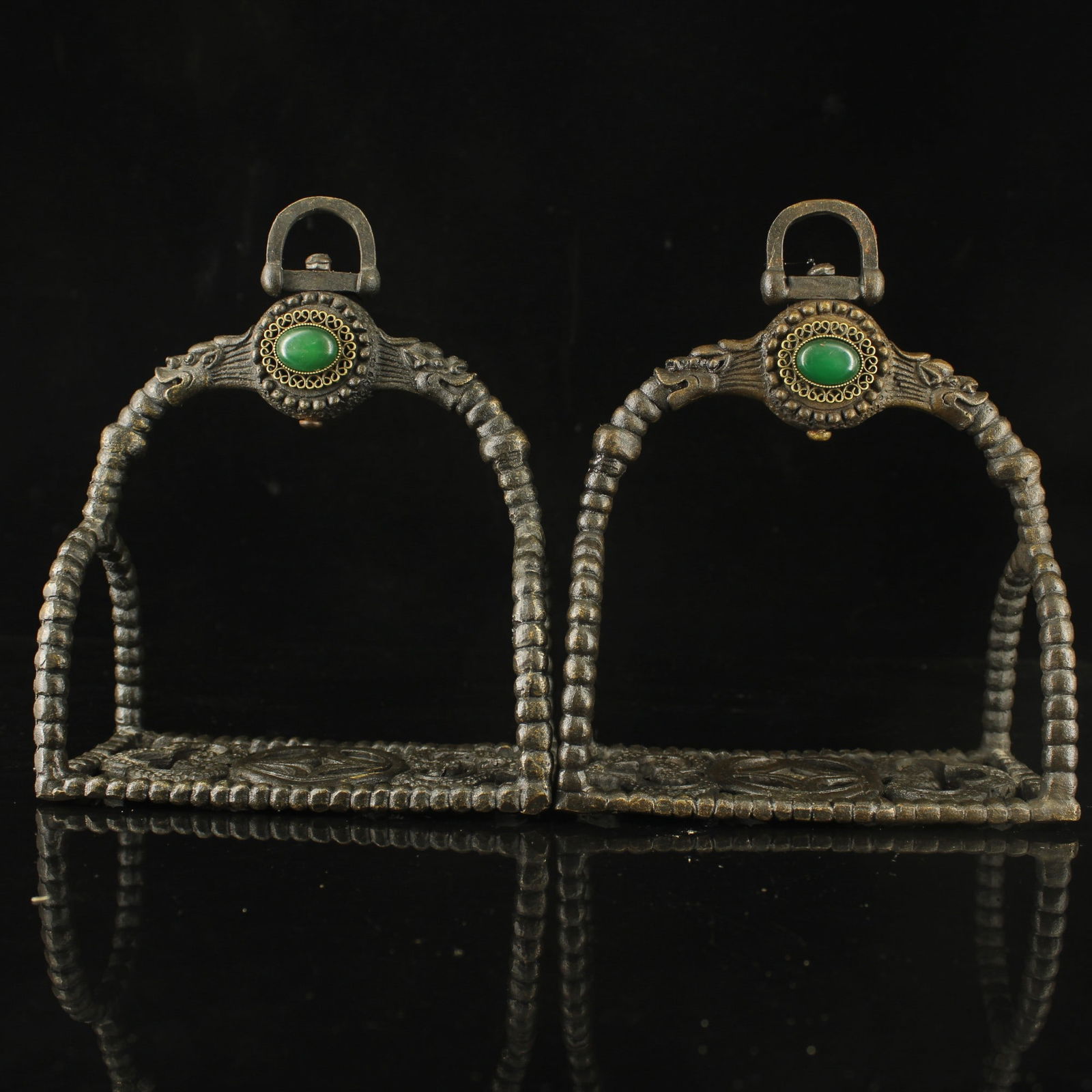 A pair of fine old pure copper are handcrafted with gem-encrusted stirrups (1 of 9)