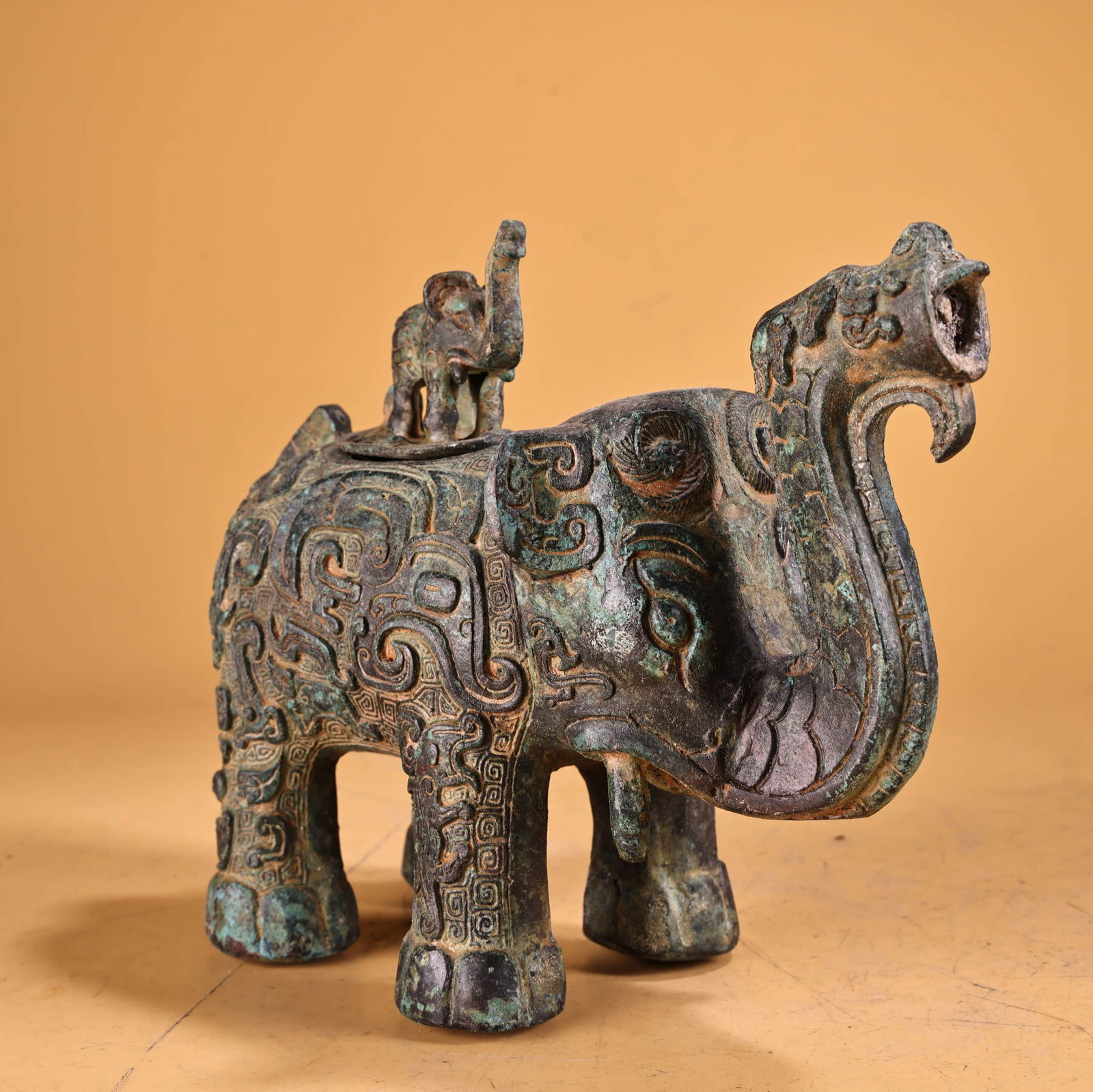 A beautiful bronze elephant statue - 11