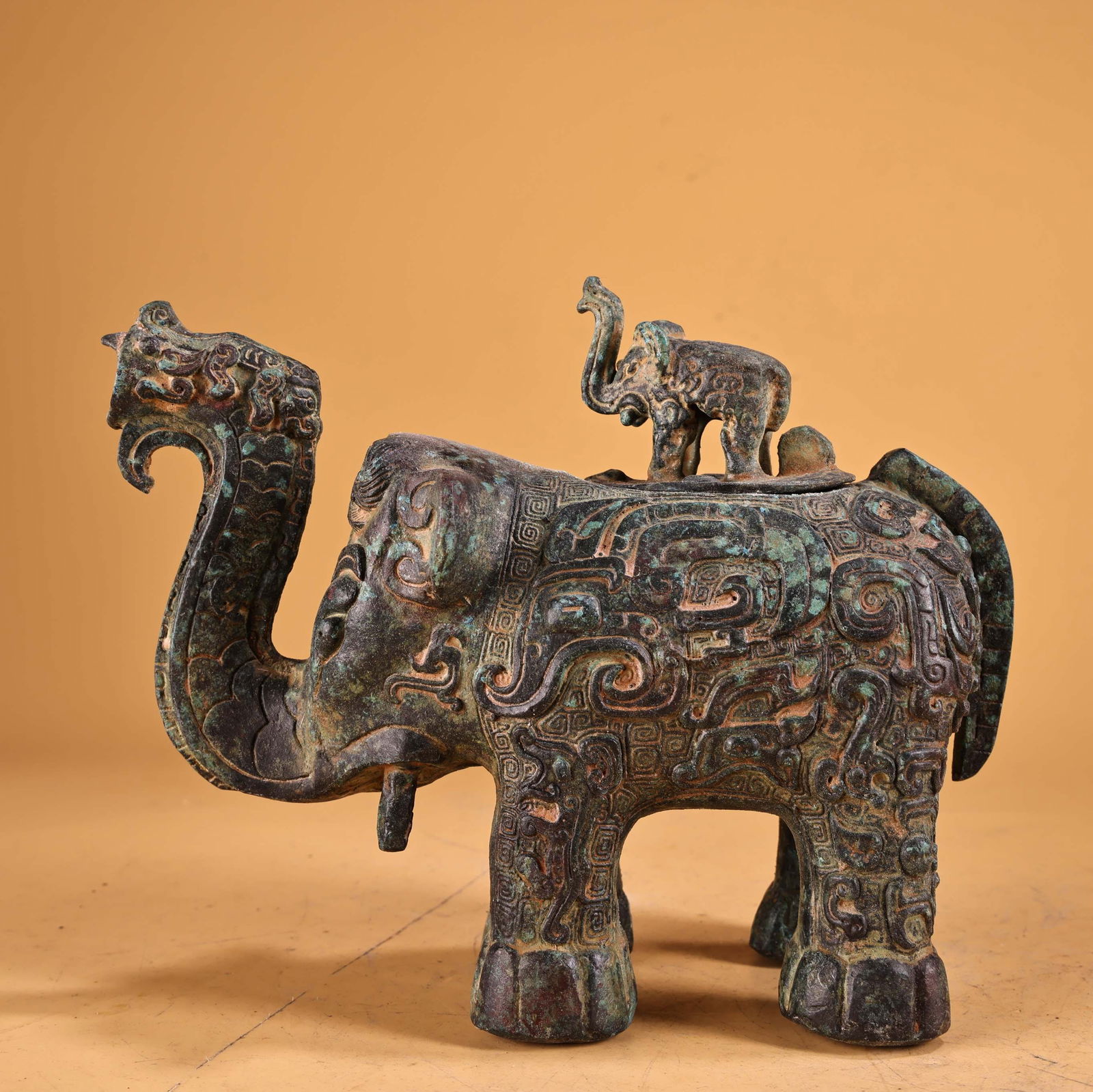 A beautiful bronze elephant statue (1 of 11)