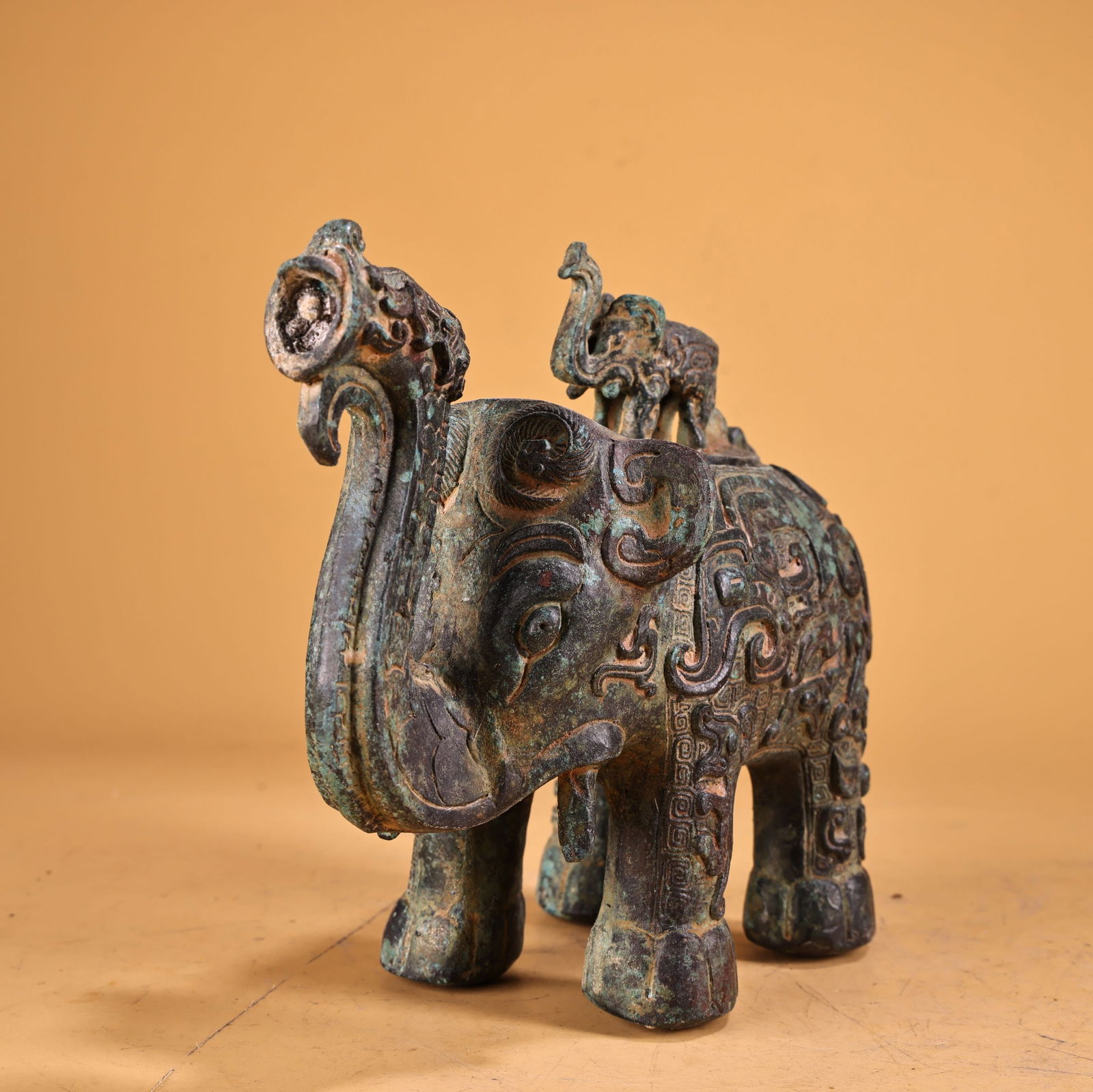A beautiful bronze elephant statue - 2