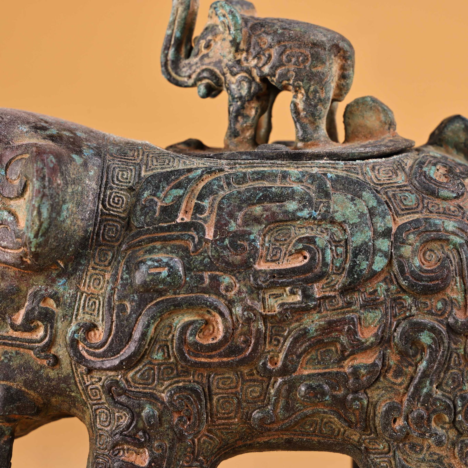 A beautiful bronze elephant statue - 4