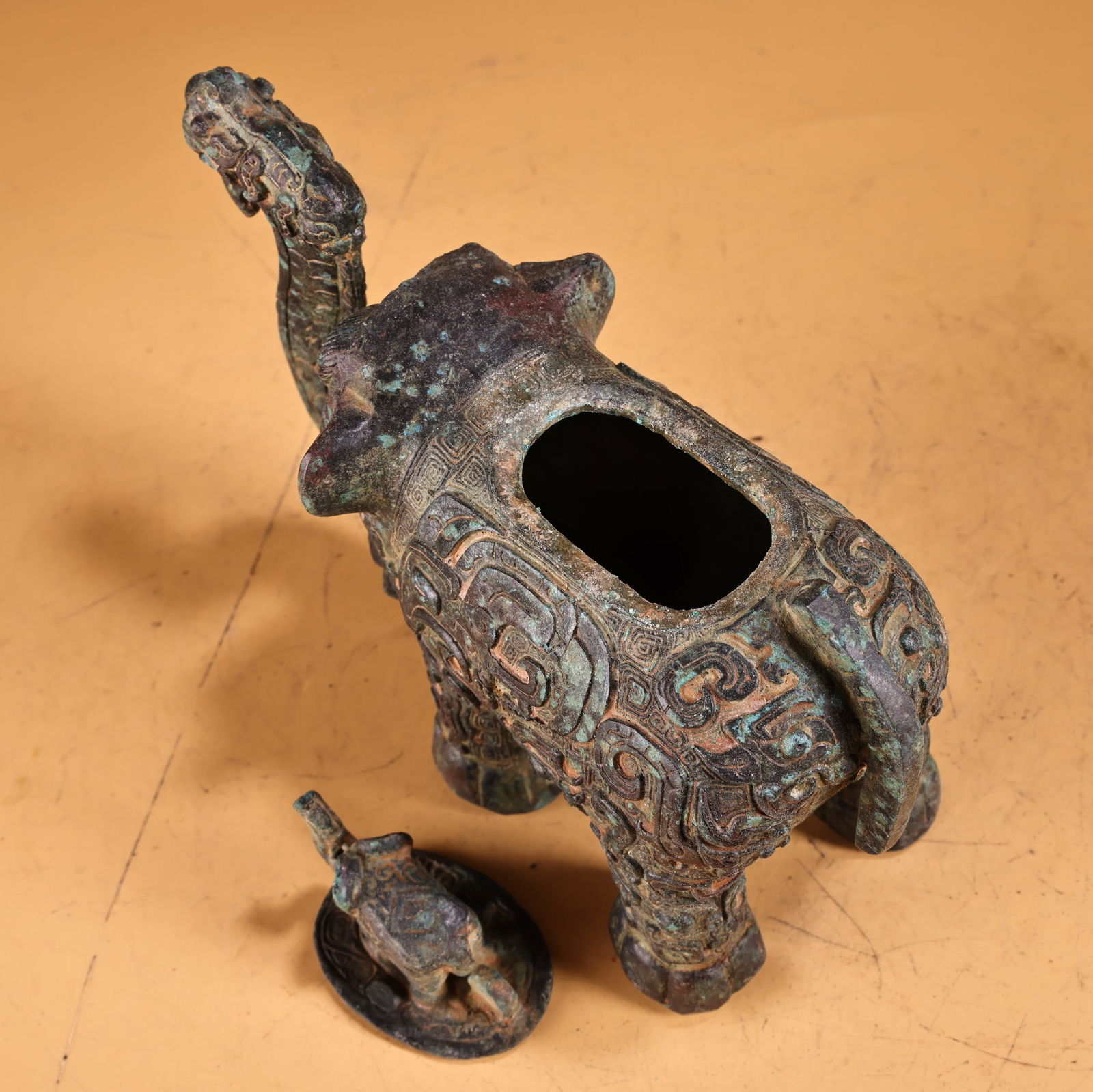 A beautiful bronze elephant statue - 8