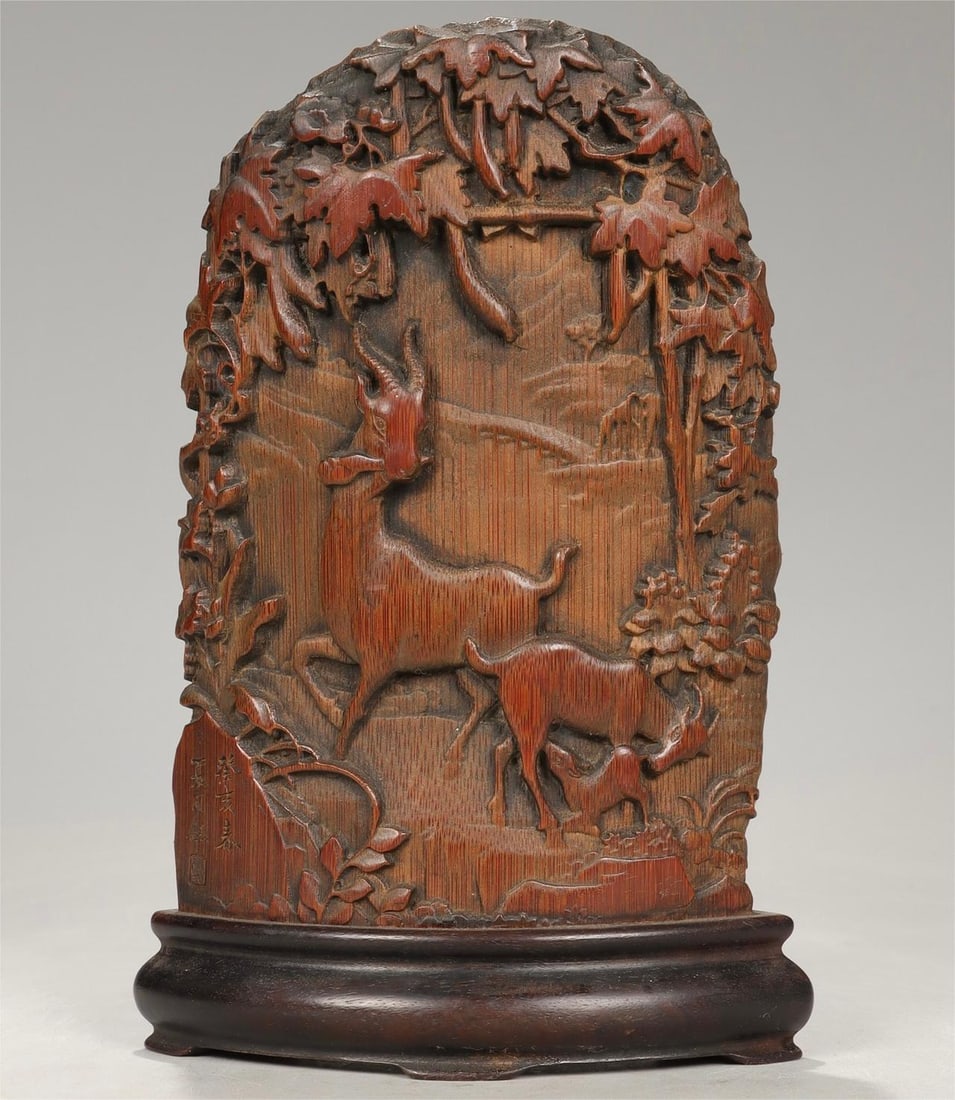 A bamboo carving of the Qing Dynasty Weng Tonggong Sanyang Kaitai inkstone screen (1 of 9)