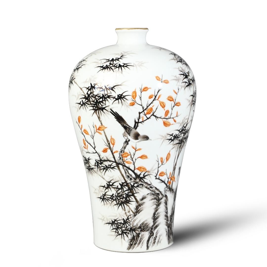 A piece of enamel color made in the Yongzheng era of the Qing Dynasty is happy with the plum vase at (1 of 9)
