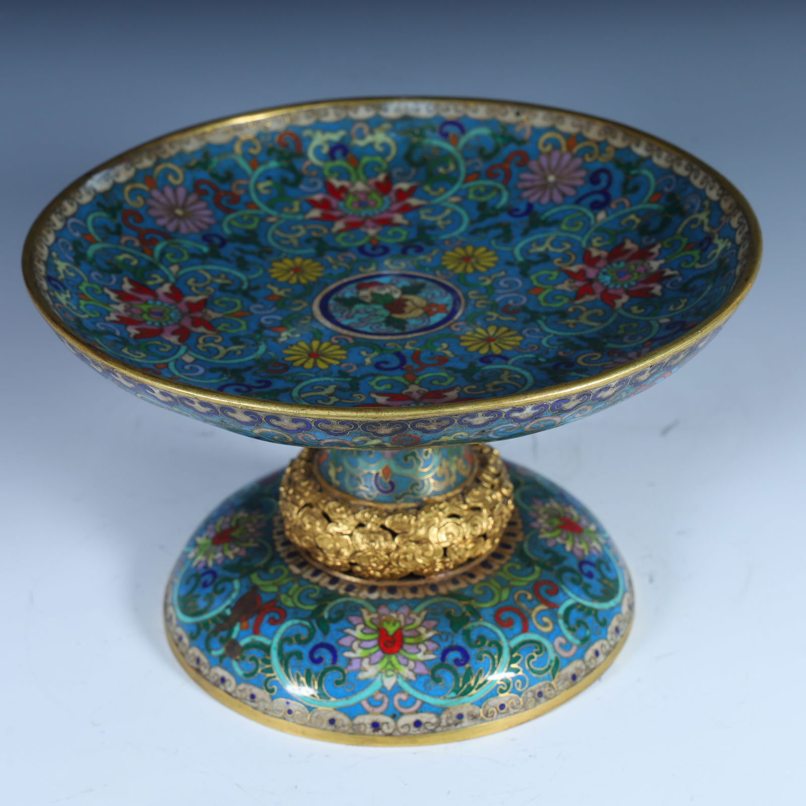 A cloisonn é enamel entwined flower tall plate made in the Qianlong period of the Qing Dynasty (1 of 9)