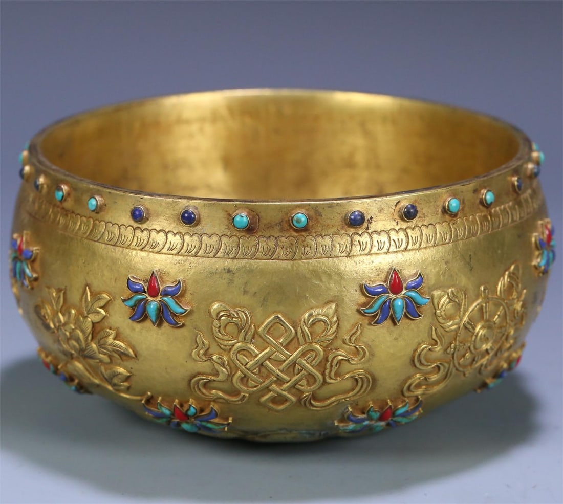 A beautiful copper gilt inlaid treasure eight-treasure bowl (1 of 9)