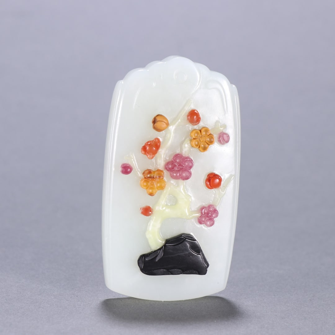 A Qing Dynasty Hetian jade inlaid plum blossom pattern card (1 of 9)