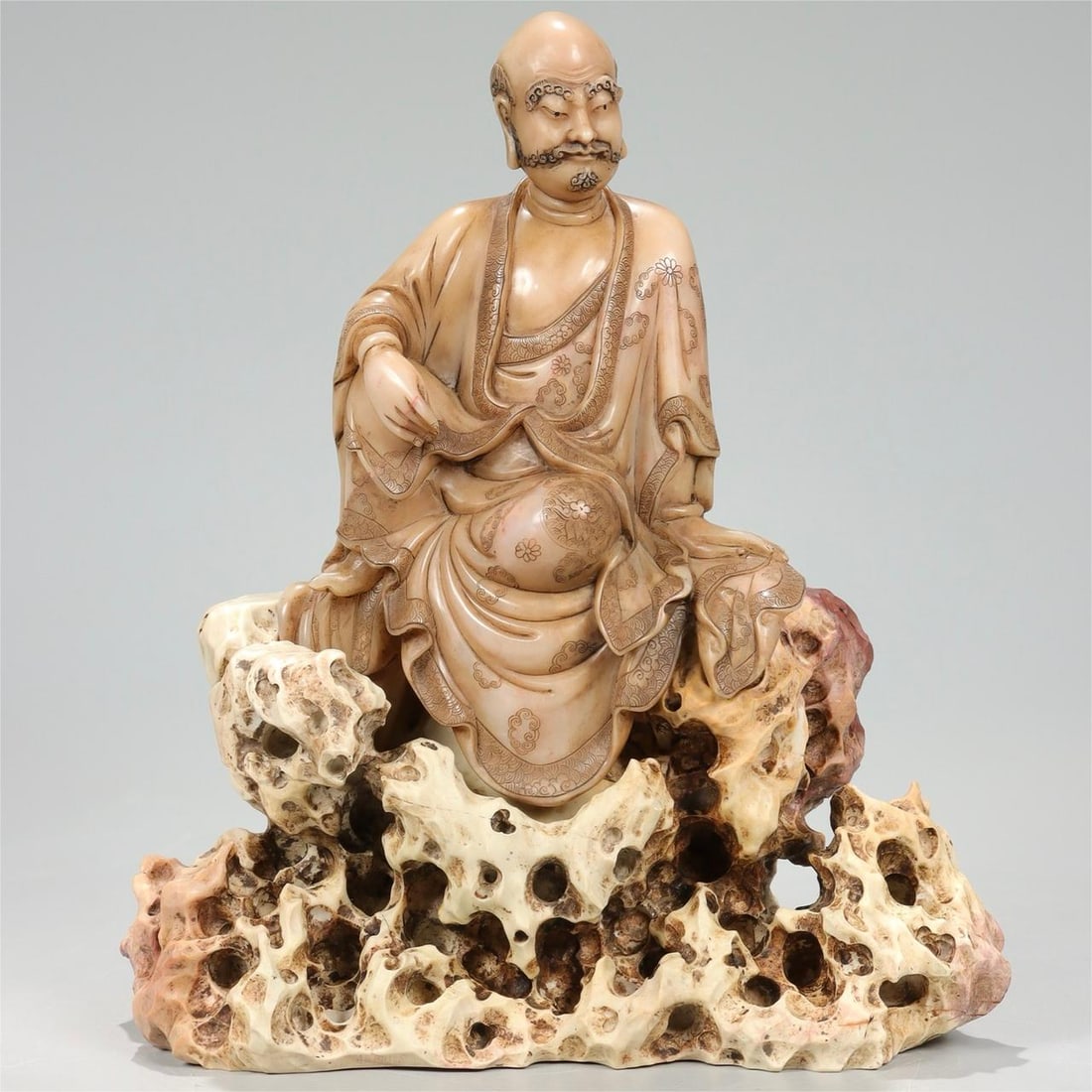 A Qing Dynasty Shoushan stone carving opening rock arhat ornament (1 of 9)