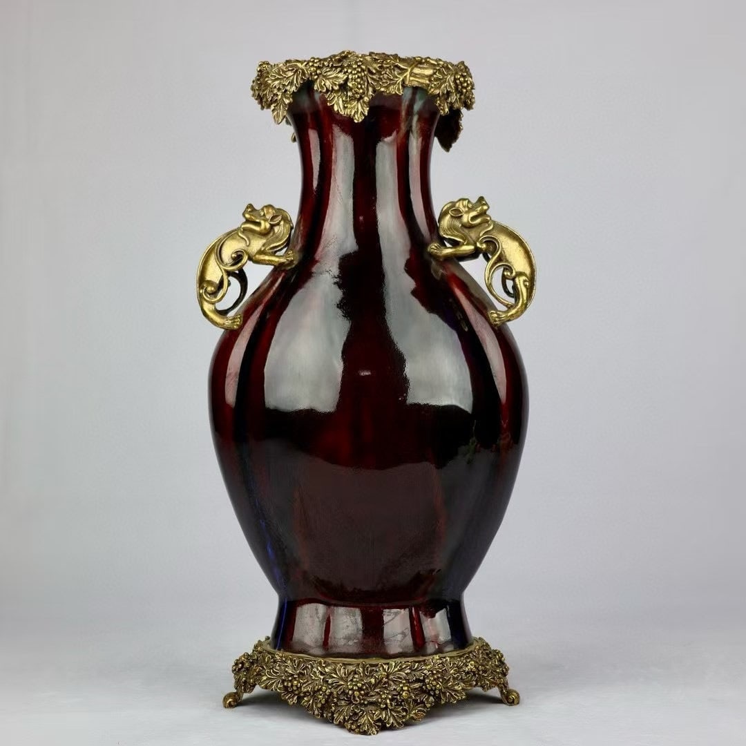 A beautiful copper-inlaid porcelain kiln glazed copper inlaid Pixiu amphora bottle: Exquisite copper-inlaid porcelain kiln glazed copper-inlaid Pixiu amphora vase Size:H:41.5cm Calibre:14.5cm D:22cm Bottom:20cm (The Dimensions Of All Batches Are Manually Measured.If You Need More Det
