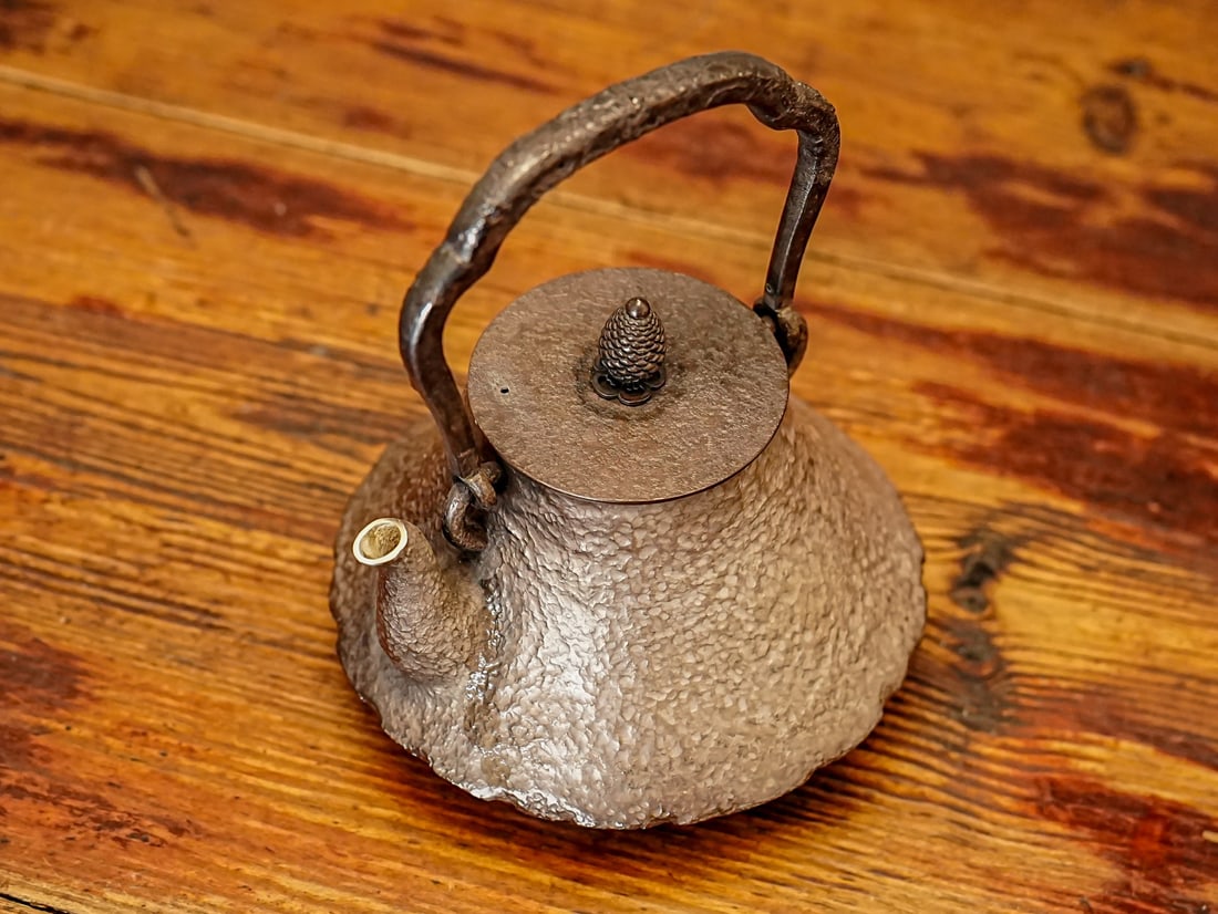 A beautiful Mt. Fuji type kettle - 6