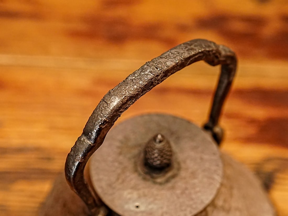 A beautiful Mt. Fuji type kettle - 8