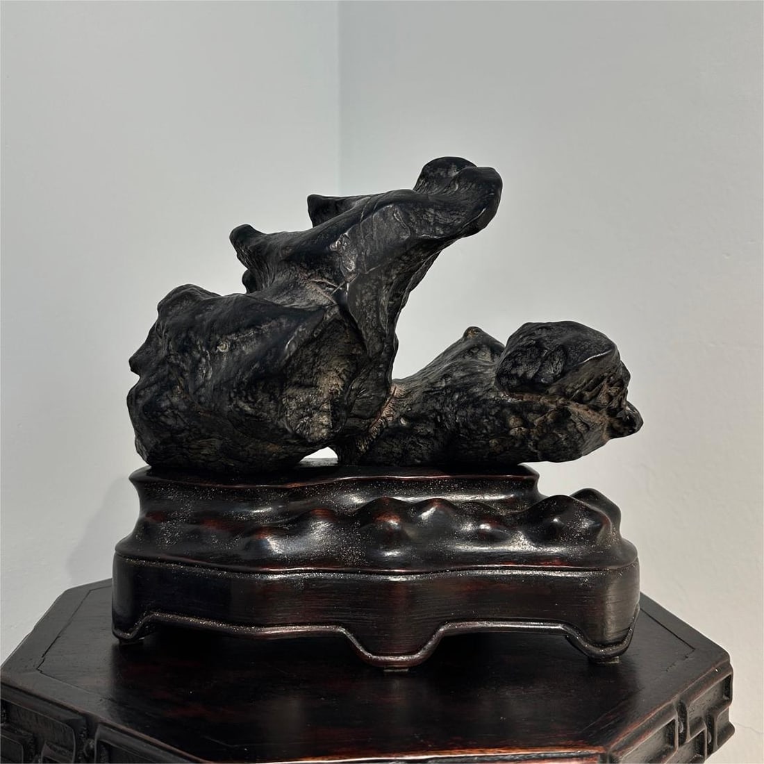 A fine Lingbi stone: Exquisite Lingbi stone Size:L:24cm H:23cm T:16cm (The Dimensions Of All Batches Are Manually Measured.If You Need More Detailed Information, Please Contact Our Customer Service