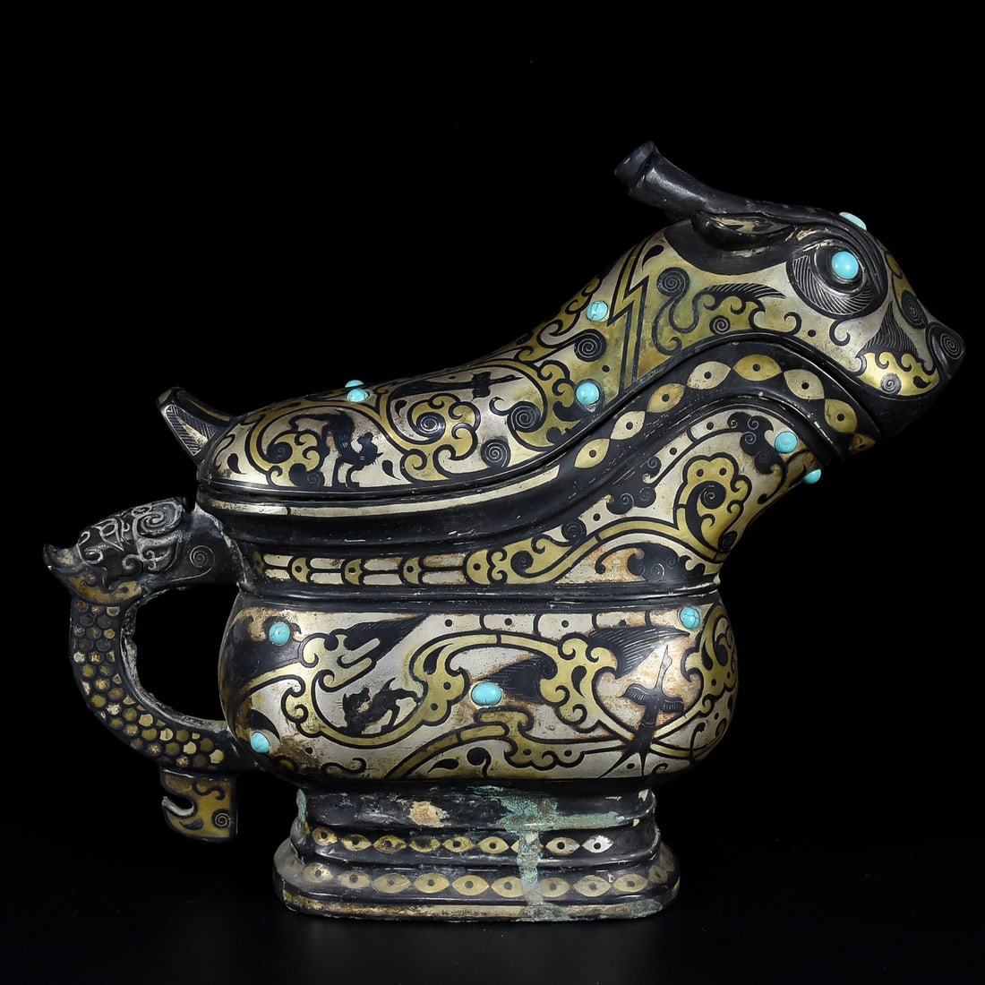 A bronze wrong gold and silver beast cup from the Warring States period: The bronze and gold and silver beast cups of the Warring States period Size:H:22cm W:27cm W:3.1kg (The Dimensions Of All Batches Are Manually Measured.If You Need More Detailed