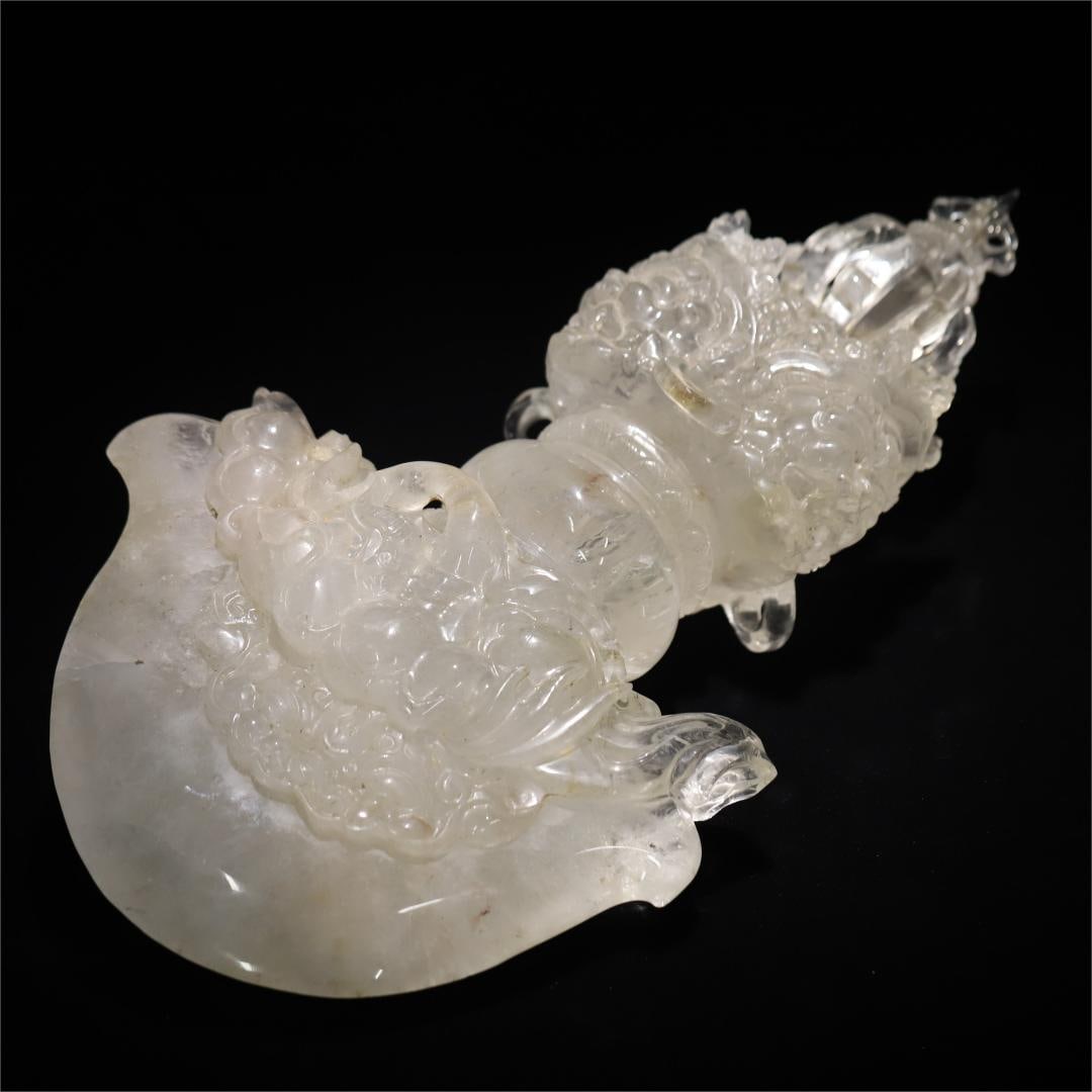 A crystal carved Puba axe knife of the Qing Dynasty: Qing Dynasty crystal carving Puba axe knife magic weapon Size:L:53x32cm W:13.9kg (The Dimensions Of All Batches Are Manually Measured.If You Need More Detailed Information, Please Contact Our Customer