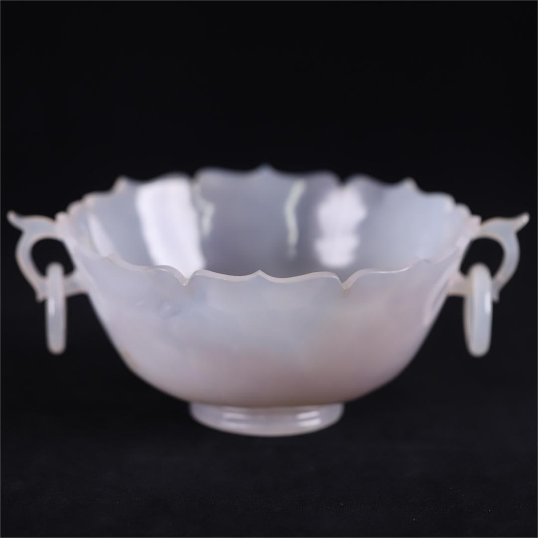 A Qing Dynasty agate flower mouth live ring bowl (1 of 10)