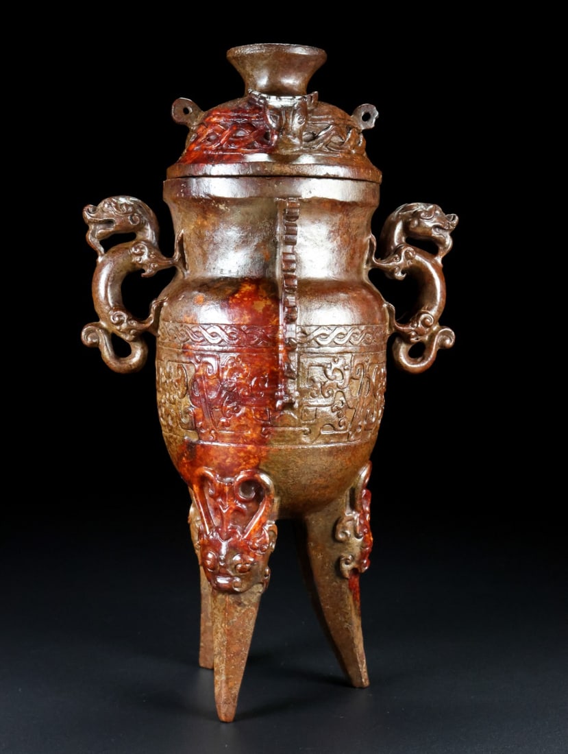 A beautiful Hetian jade vase (1 of 9)