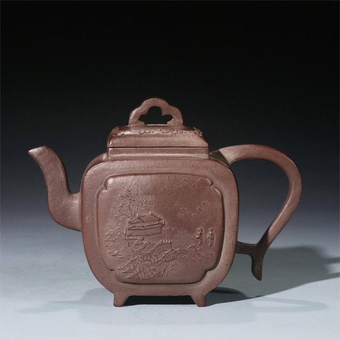 A beautiful handmade clay-painted square bridge tripod pot: Exquisite handmade clay painting square bridge tripod pot Size:15.7×8.1×12cm (The Dimensions Of All Batches Are Manually Measured.If You Need More Detailed Information, Please Contact Our Customer S