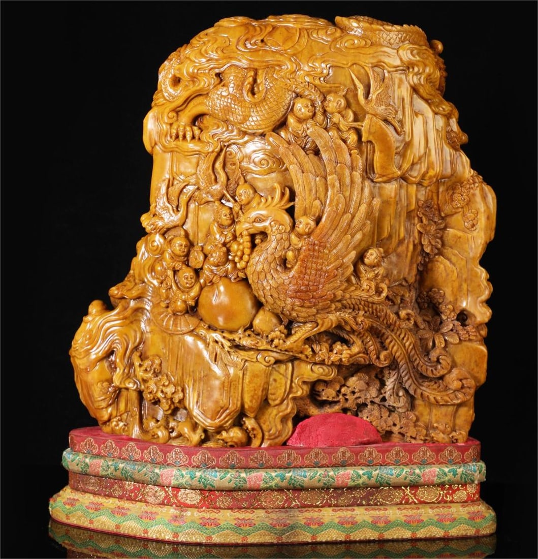 A beautiful ornament of Shoushan Shitian Huangtong playing Buddha: Exquisite Shoushan Shitian Huangtong Buddha Ornament Size:W:21.7kg H:37cm W:35cm (The Dimensions Of All Batches Are Manually Measured.If You Need More Detailed Information, Please Contact Our Customer