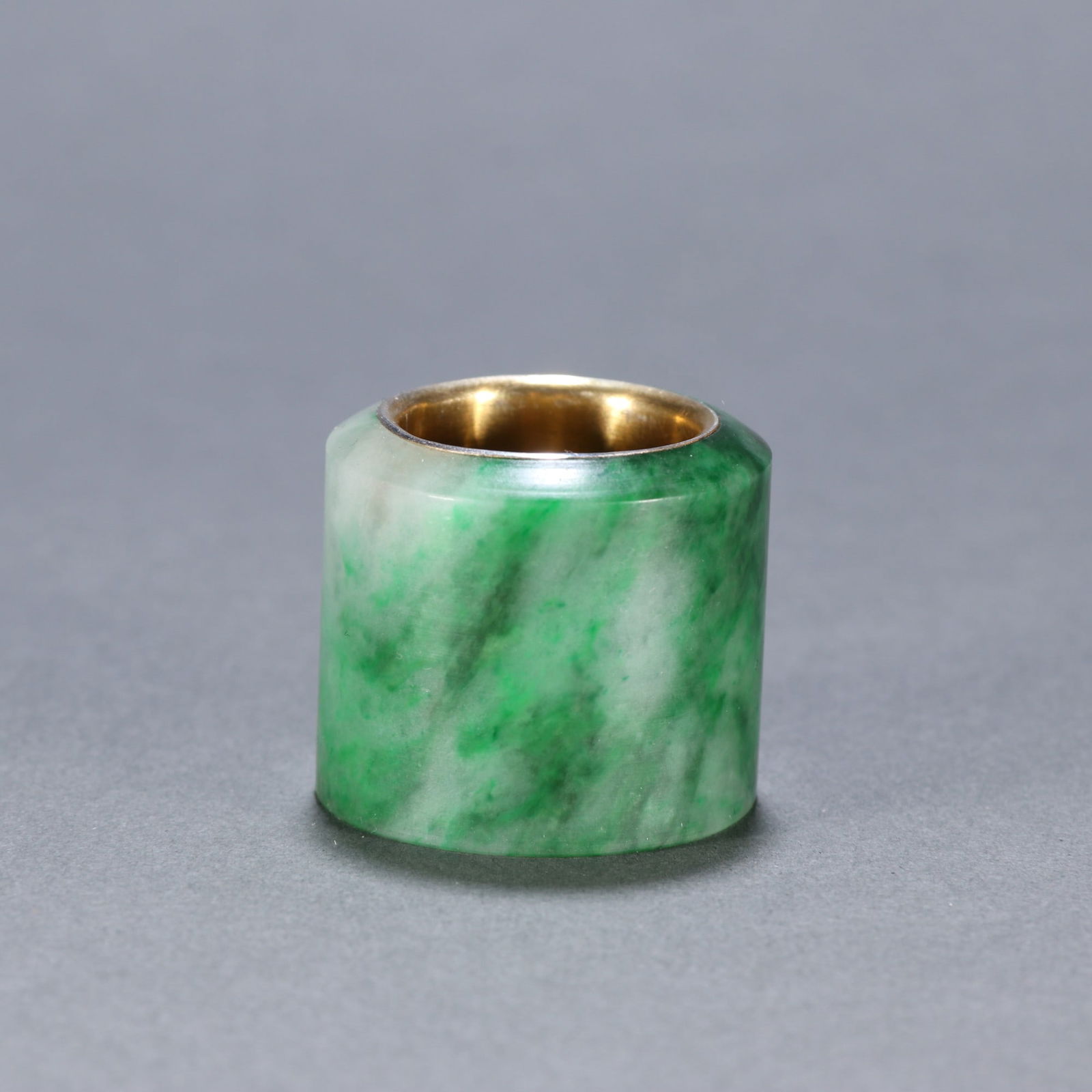 A beautiful jadeite gold-clad finger (1 of 9)