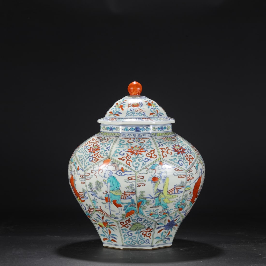 A blue and white colorful eight immortals and eight square large lid jars made in the Jiajing period (1 of 9)