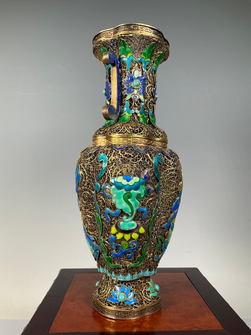 A fine sterling silver gilt fired blue-inlaid gemstone filigree begonia vase (1 of 4)