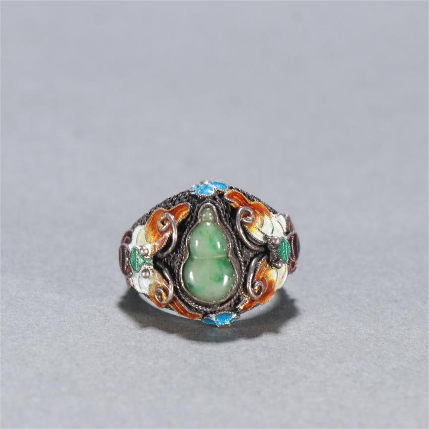 A Qing Dynasty sterling silver jade gourd ring (1 of 9)