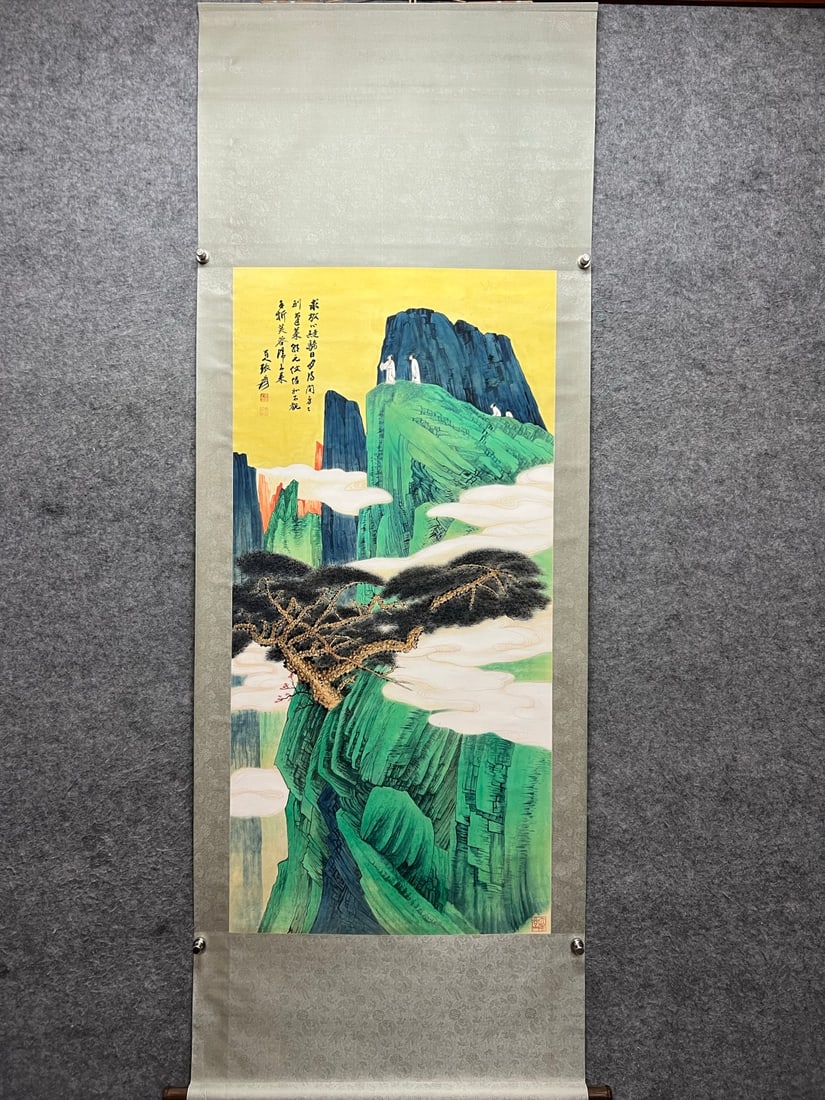 A landscape painting by Zhang Daqian: Zhang Daqian's landscape painting Flower core Size:134×65cm (The Dimensions Of All Batches Are Manually Measured.If You Need More Detailed Information, Please Contact Our Customer Service Before Bidd